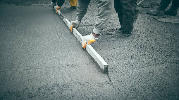 Best Concrete Walkway Installation  in Rouse, CA